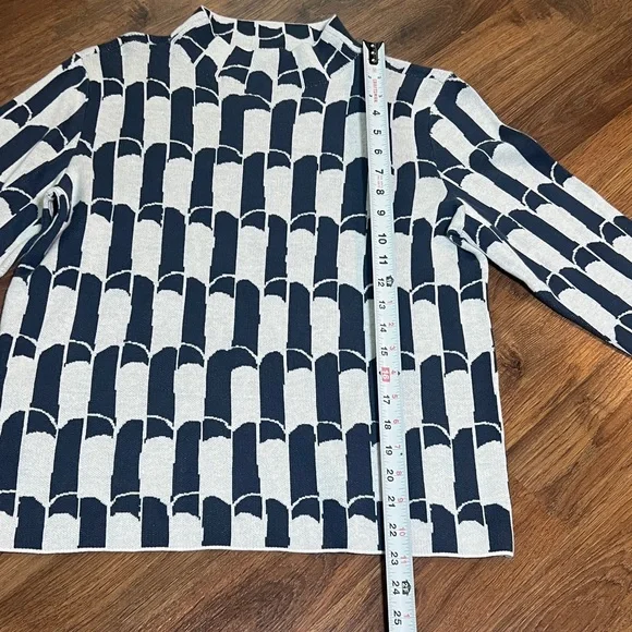 Ann Taylor Factory Navy and Cream women’s Sweater - Small - Picture 4 of 8